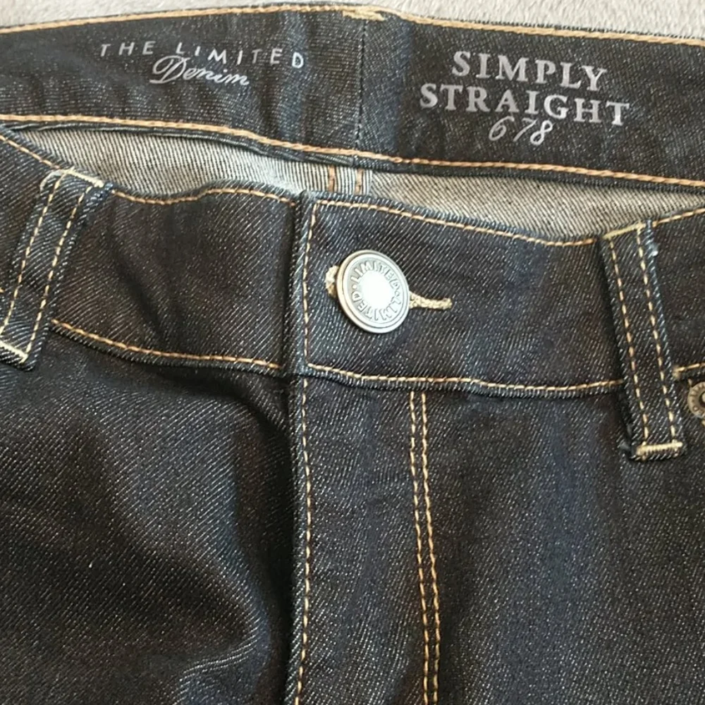 The Limited‎ jeans